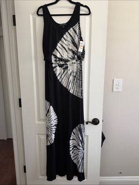 BNWT- BRAND INC- Black & White Tie-Dye Maxi Dress